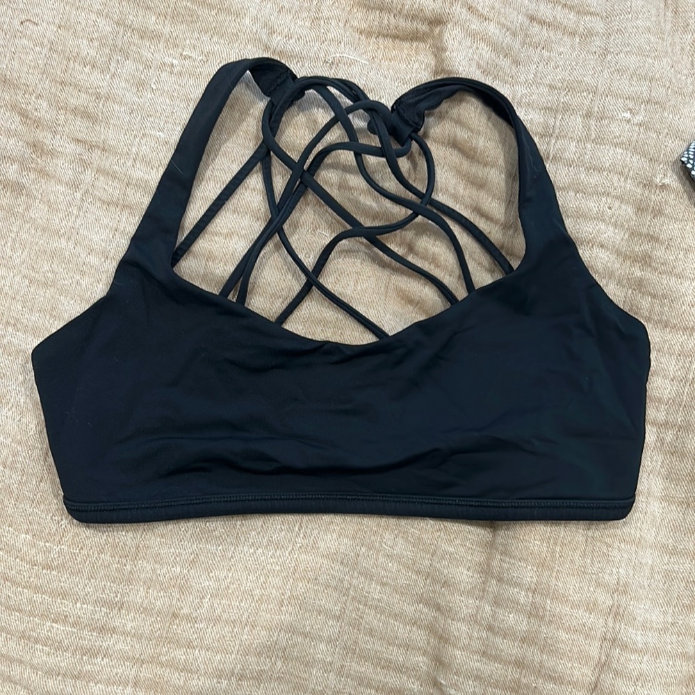 Lululemon sports bra